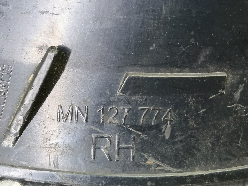 решетка радиатора MITSUBISHI COLT  MN127774XA, 2010 рублей, Москва