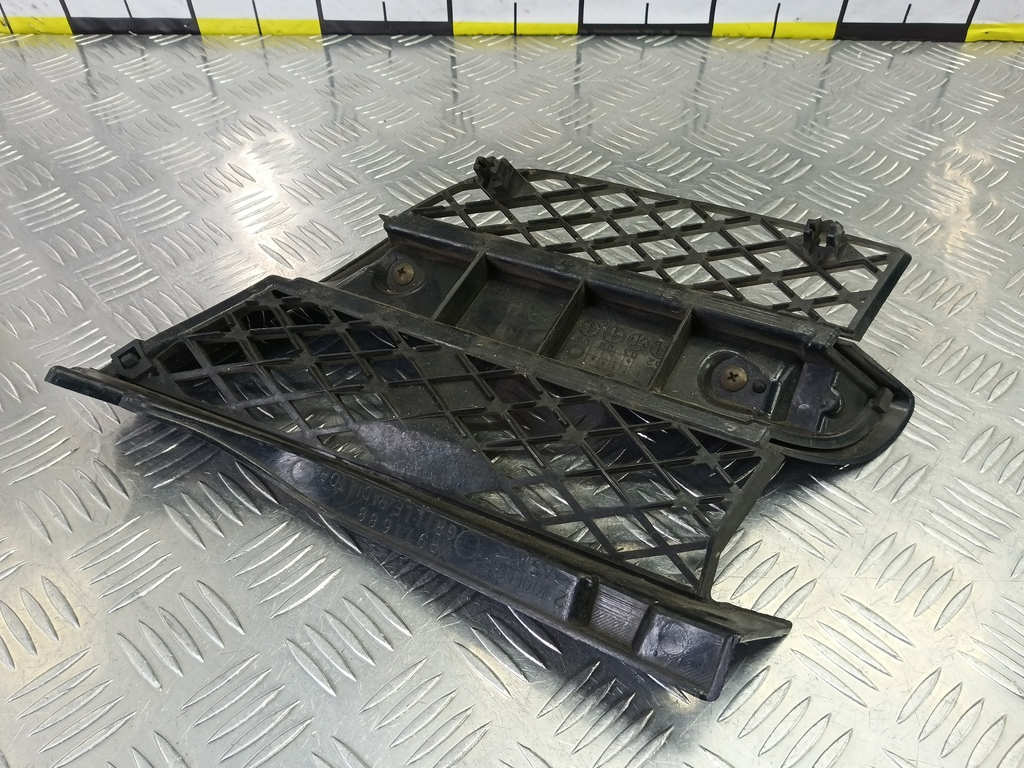 решетка радиатора MITSUBISHI OUTLANDER  MN133246, 860 рублей, Москва