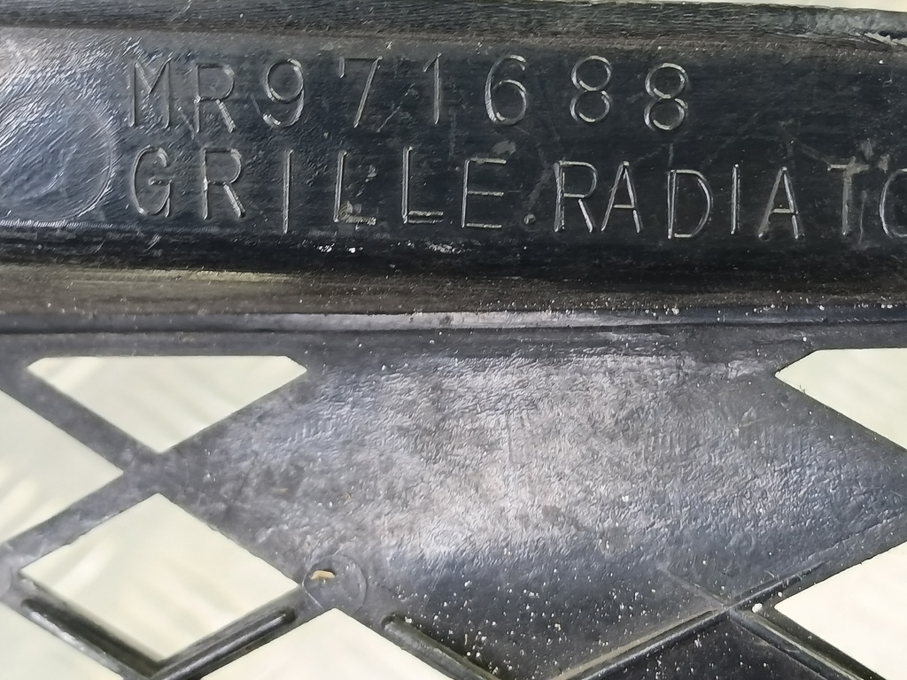 решетка радиатора MITSUBISHI OUTLANDER  MN133246, 860 рублей, Москва