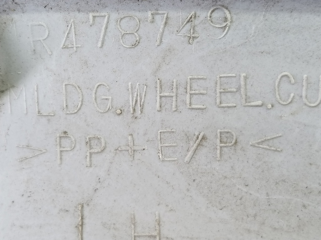 накладка крыла заднего MITSUBISHI PAJERO  MR508259, 750 рублей, Москва