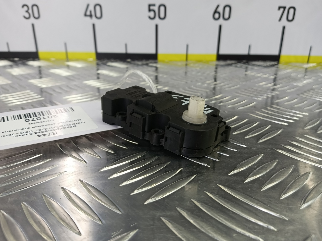 моторчик заслонки отопителя MERCEDES-BENZ E-класс E 220d 2.1 5G-Tronic (170 л.с.)E-класс  W212/S212/C207/A207 (2009—2013) Седан A2218200042, 980 рублей, Москва