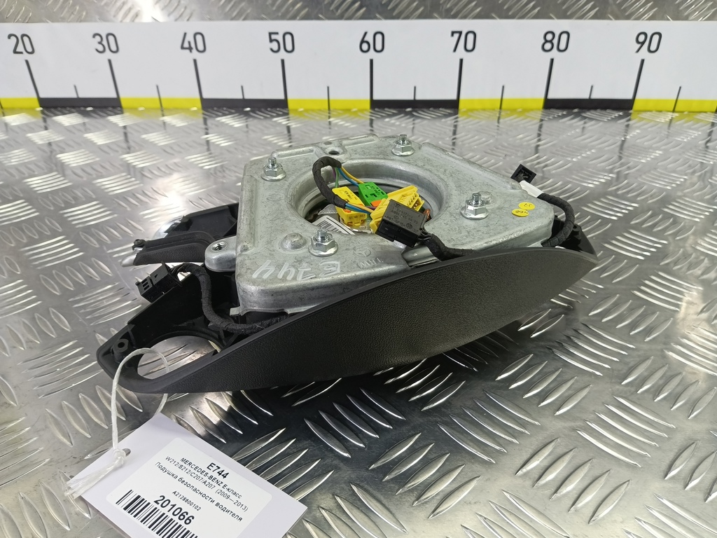 подушка безопасности водителя MERCEDES-BENZ E-класс E 220d 2.1 5G-Tronic (170 л.с.)E-класс  W212/S212/C207/A207 (2009—2013) Седан A2128600102, 1550 рублей, Москва