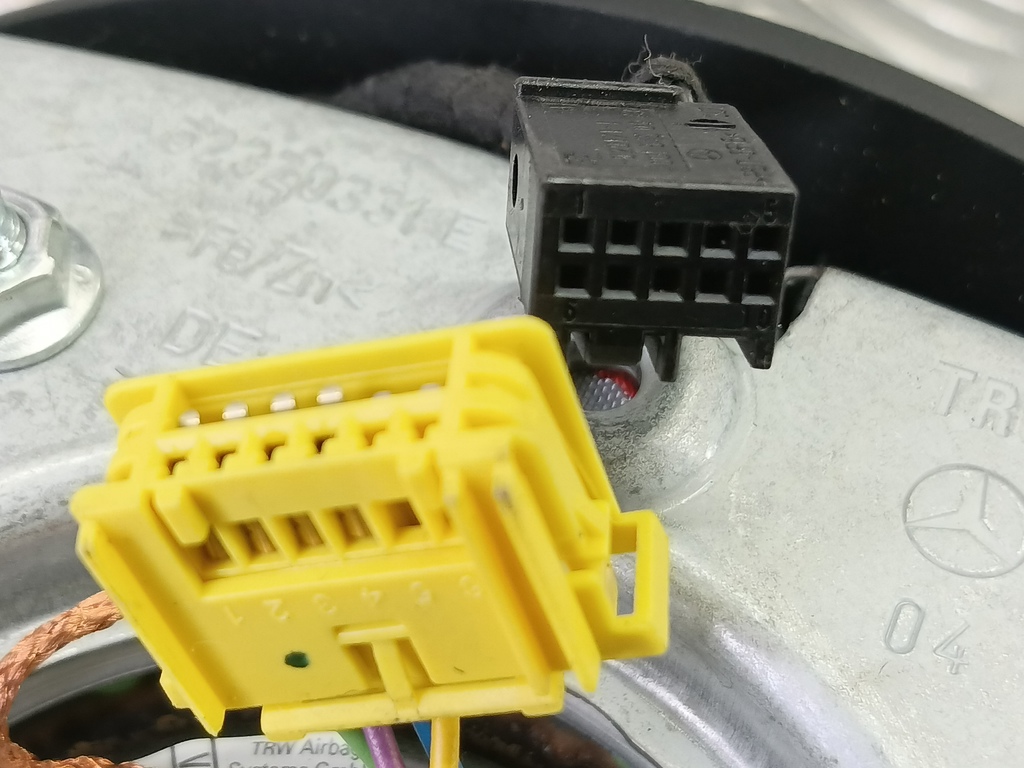 подушка безопасности водителя MERCEDES-BENZ E-класс E 220d 2.1 5G-Tronic (170 л.с.)E-класс  W212/S212/C207/A207 (2009—2013) Седан A2128600102, 1550 рублей, Москва