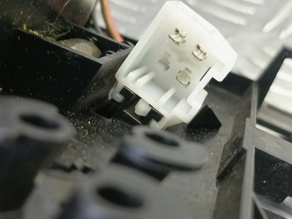 пепельница MERCEDES-BENZ E-класс E 220d 2.1 5G-Tronic (170 л.с.)E-класс  W212/S212/C207/A207 (2009—2013) Седан A2046801350, 750 рублей, Москва