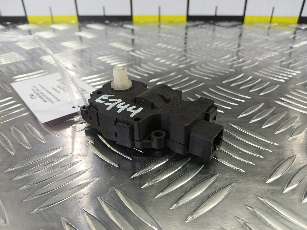 моторчик заслонки отопителя MERCEDES-BENZ E-класс E 220d 2.1 5G-Tronic (170 л.с.)E-класс  W212/S212/C207/A207 (2009—2013) Седан A2218200042, 980 рублей, Москва