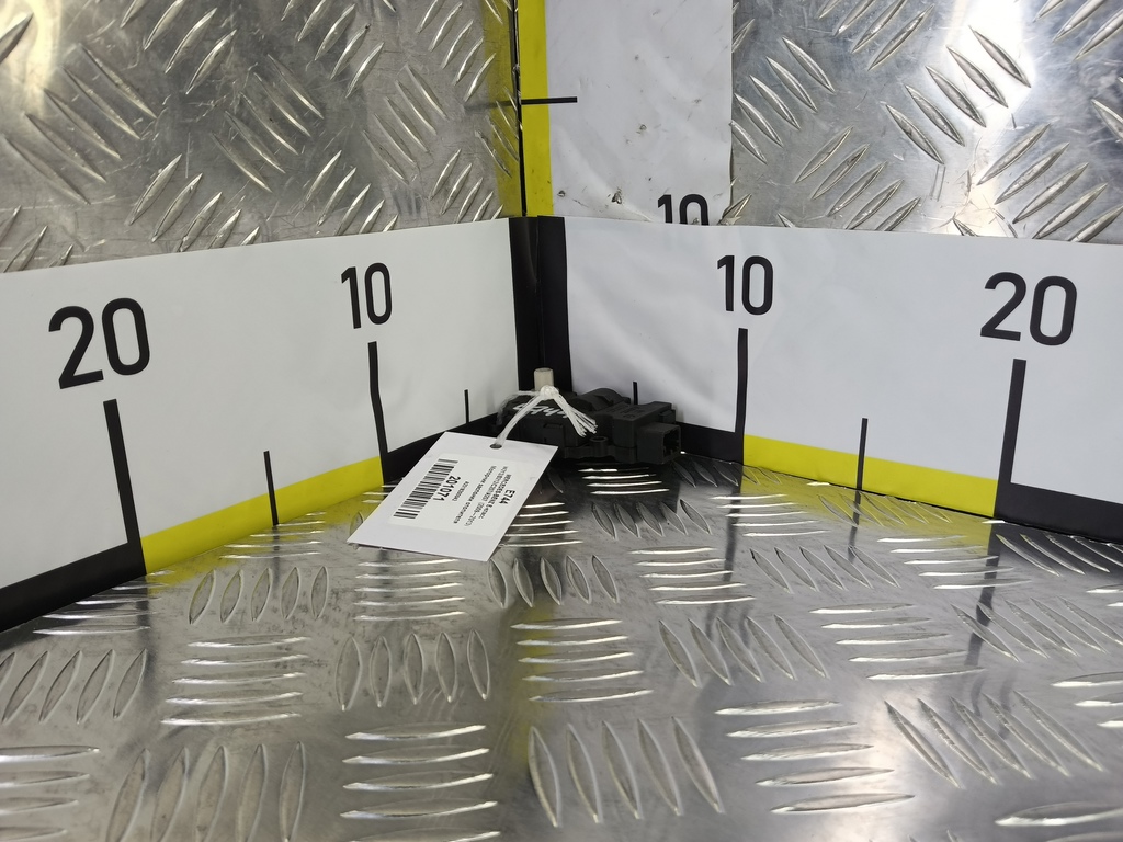 моторчик заслонки отопителя MERCEDES-BENZ E-класс E 220d 2.1 5G-Tronic (170 л.с.)E-класс  W212/S212/C207/A207 (2009—2013) Седан A2218200042, 980 рублей, Москва