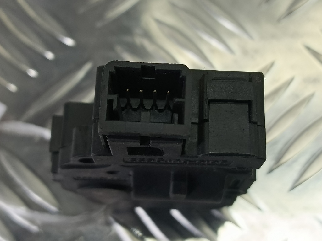 моторчик заслонки отопителя MERCEDES-BENZ E-класс E 220d 2.1 5G-Tronic (170 л.с.)E-класс  W212/S212/C207/A207 (2009—2013) Седан A2218200042, 980 рублей, Москва