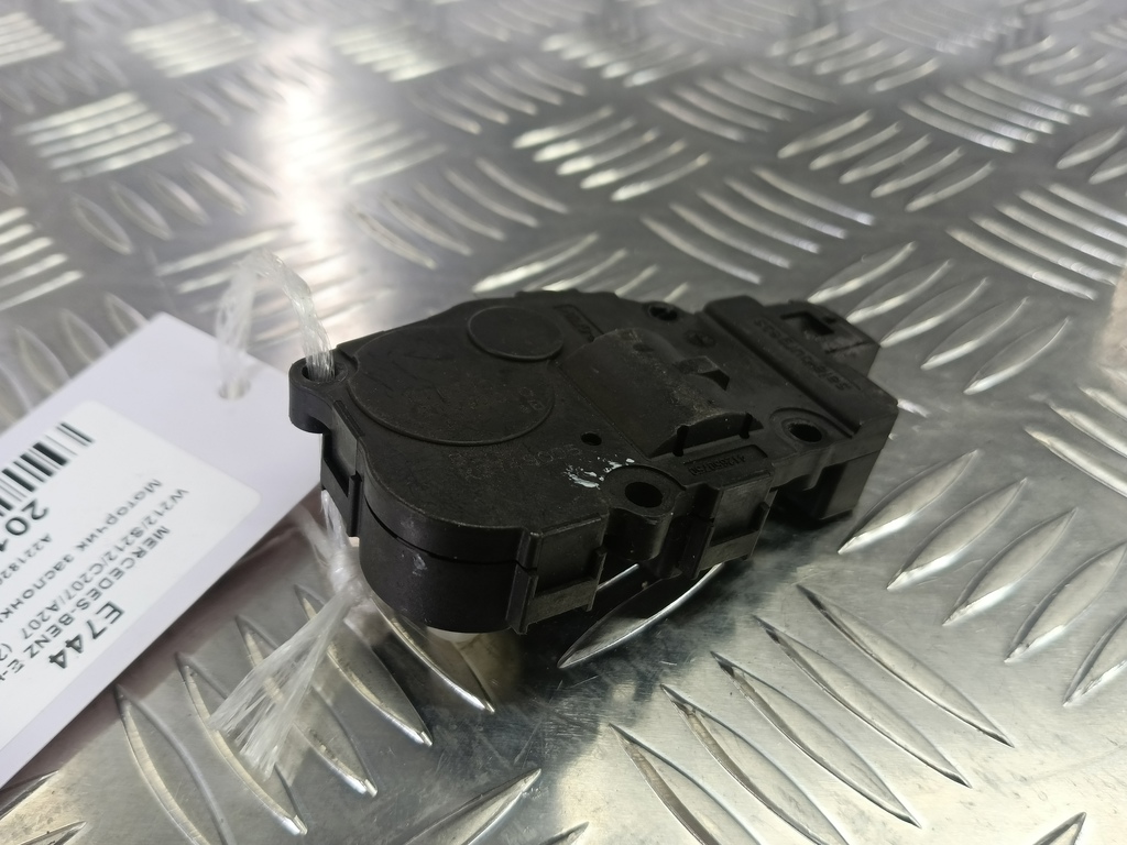 моторчик заслонки отопителя MERCEDES-BENZ E-класс E 220d 2.1 5G-Tronic (170 л.с.)E-класс  W212/S212/C207/A207 (2009—2013) Седан A2218200042, 980 рублей, Москва