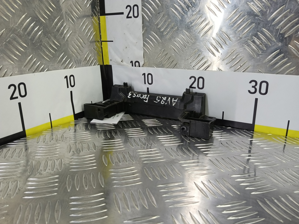 кронштейн дисплея FORD Focus  1813908, 520 рублей, Москва