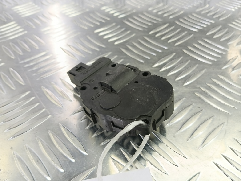 моторчик заслонки отопителя MERCEDES-BENZ E-класс E 220d 2.1 5G-Tronic (170 л.с.)E-класс  W212/S212/C207/A207 (2009—2013) Седан A2218200042, 980 рублей, Москва