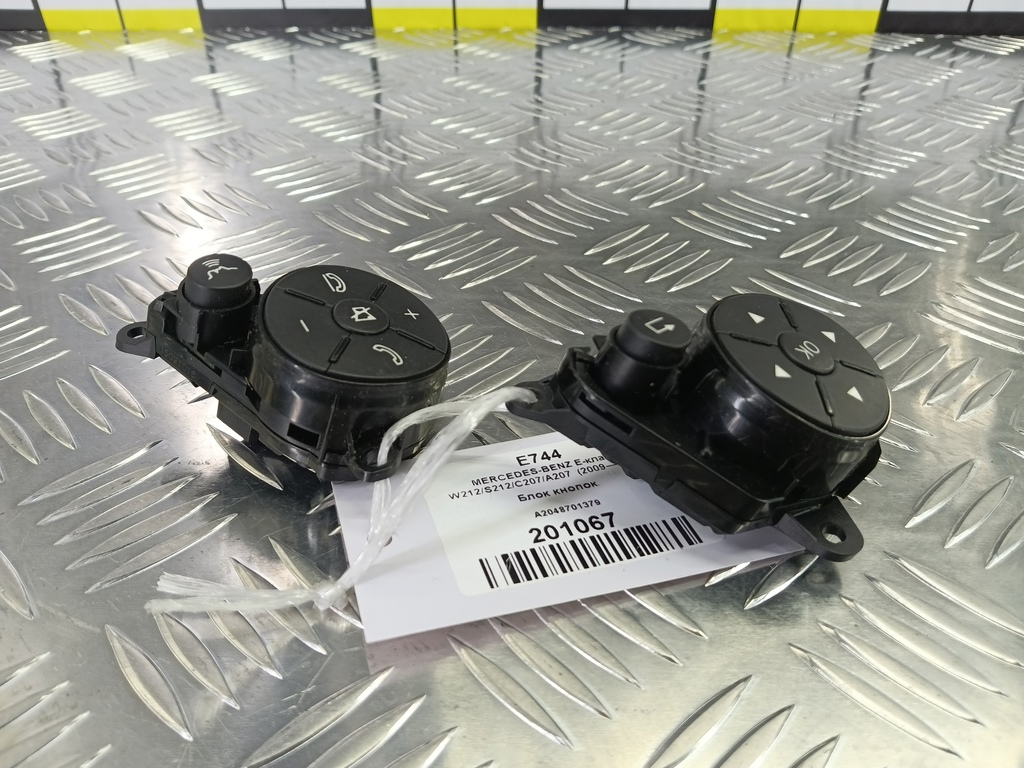 блок кнопок MERCEDES-BENZ E-класс E 220d 2.1 5G-Tronic (170 л.с.)E-класс  W212/S212/C207/A207 (2009—2013) Седан A2048701379, 980 рублей, Москва