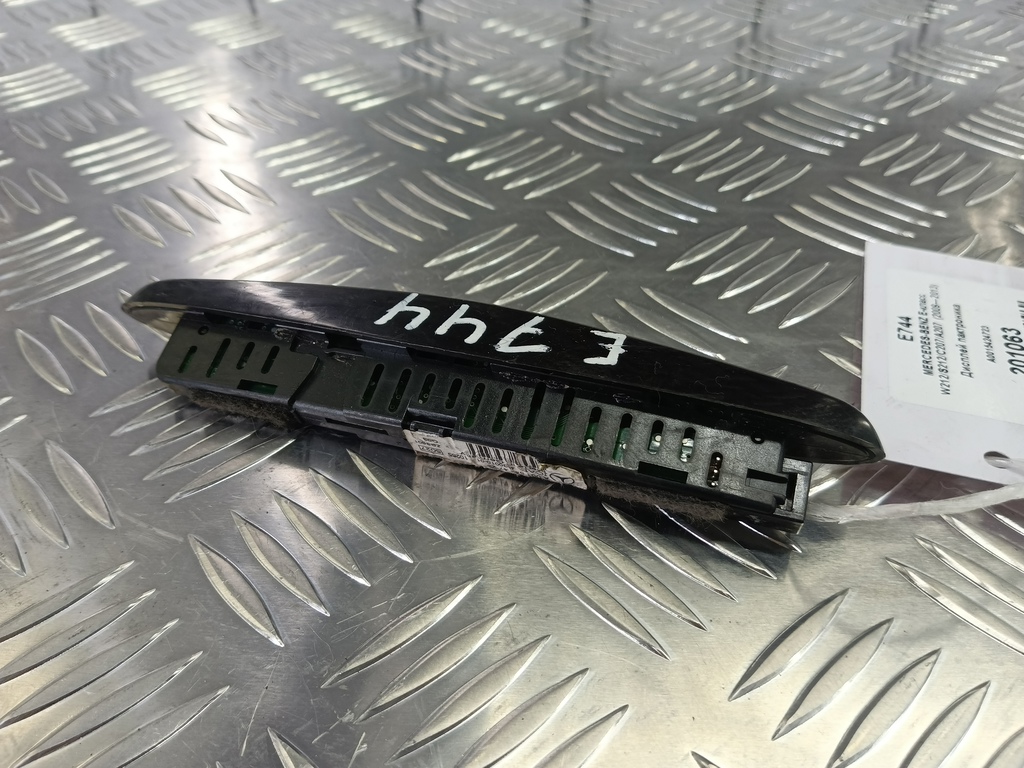 дисплей пактроника MERCEDES-BENZ E-класс E 220d 2.1 5G-Tronic (170 л.с.)E-класс  W212/S212/C207/A207 (2009—2013) Седан A0015424723, 980 рублей, Москва