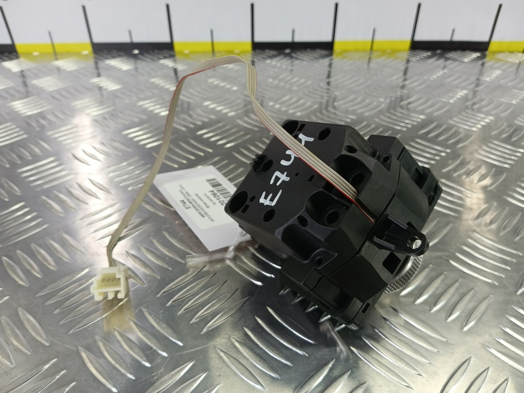 блок кнопок MERCEDES-BENZ E-класс E 220d 2.1 5G-Tronic (170 л.с.)E-класс  W212/S212/C207/A207 (2009—2013) Седан A2128702751, 3850 рублей, Москва