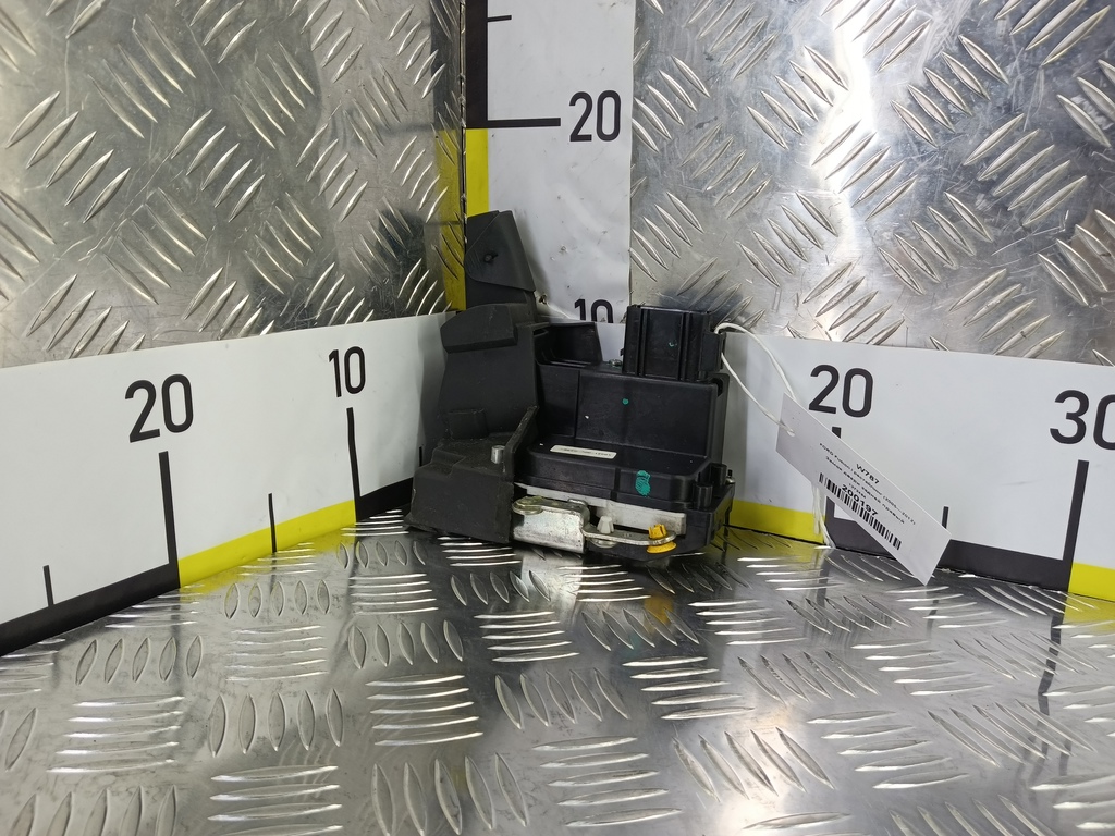 замок двери FORD Fusion 1.4 MT (80 л.с.)Fusion  I рестайлинг (2005—2012) Хетчбэк 1372484, 1320 рублей, Москва