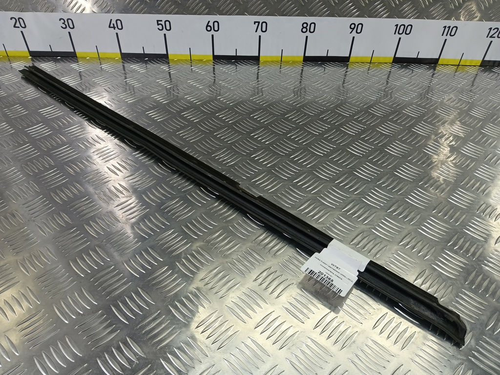 уплотнитель стекла FORD Fusion 1.4 MT (80 л.с.)Fusion  I рестайлинг (2005—2012) Хетчбэк 1374121, 1550 рублей, Москва