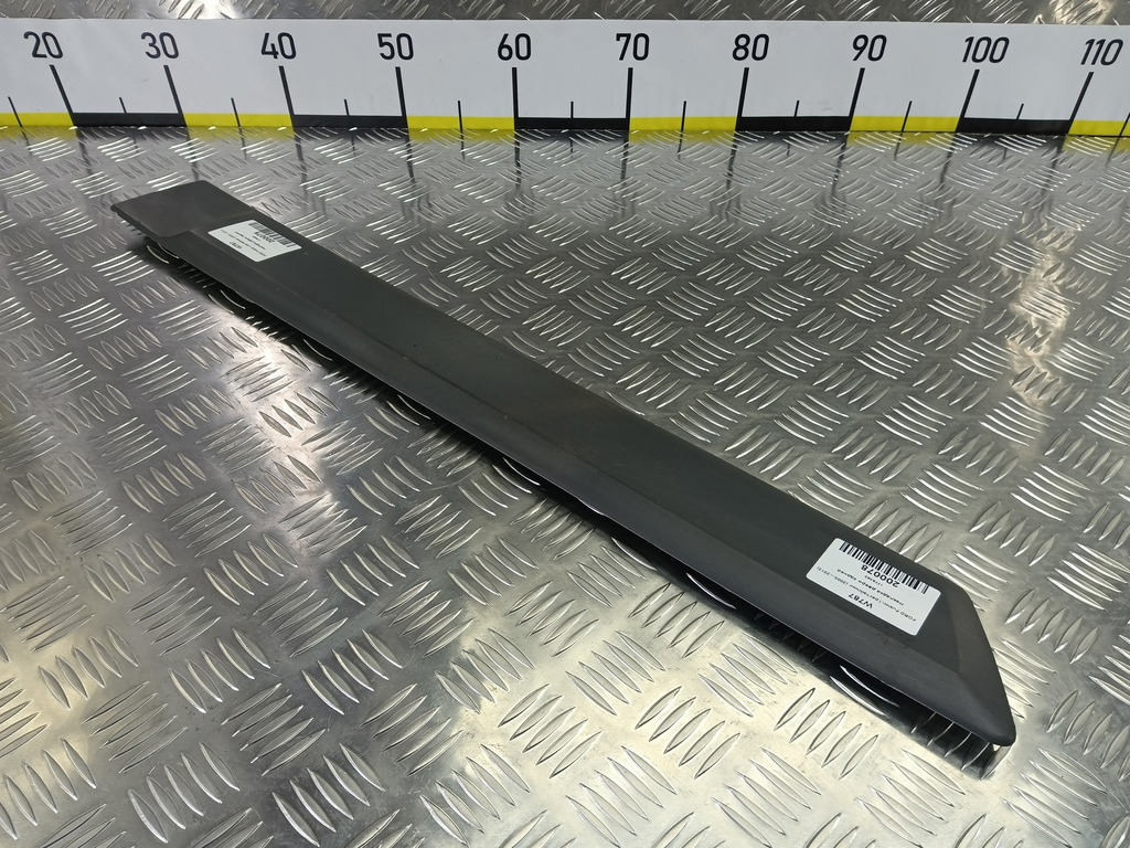 накладка двери FORD Fusion 1.4 MT (80 л.с.)Fusion  I рестайлинг (2005—2012) Хетчбэк 1776393, 1090 рублей, Москва