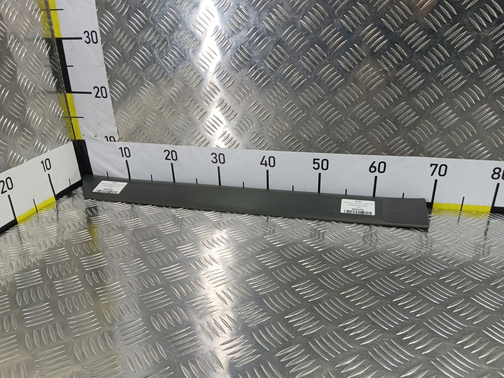 накладка двери FORD Fusion 1.4 MT (80 л.с.)Fusion  I рестайлинг (2005—2012) Хетчбэк 1776393, 1090 рублей, Москва