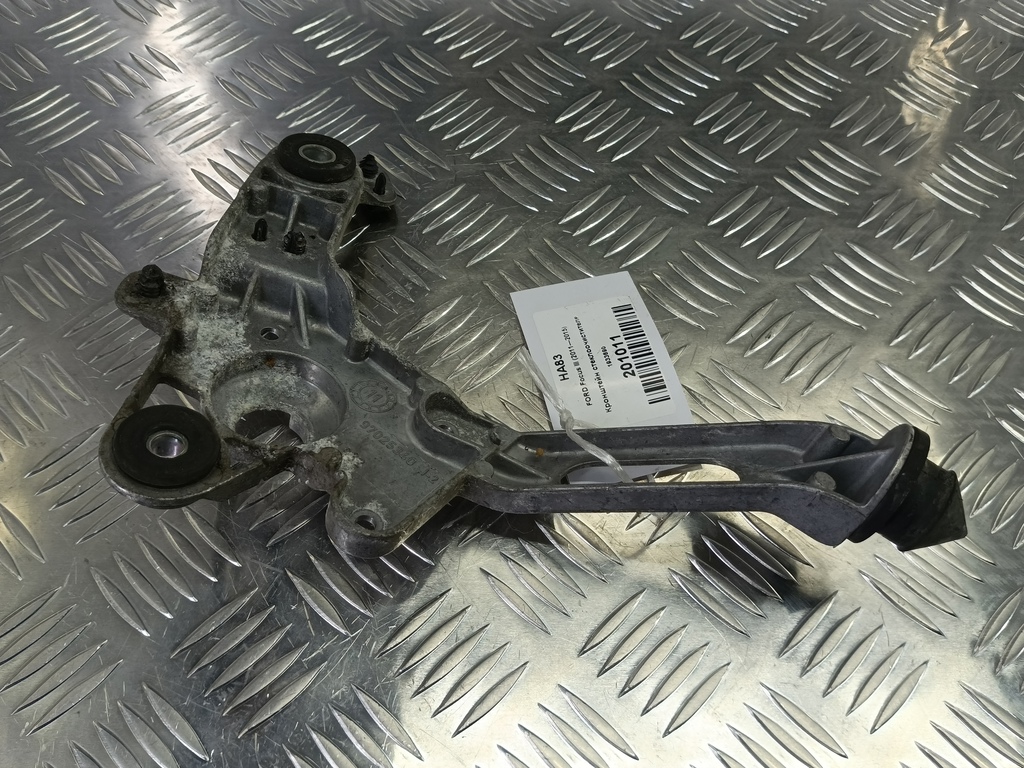 кронштейн стеклоочистителя FORD Focus  1933690, 6500 рублей, Москва