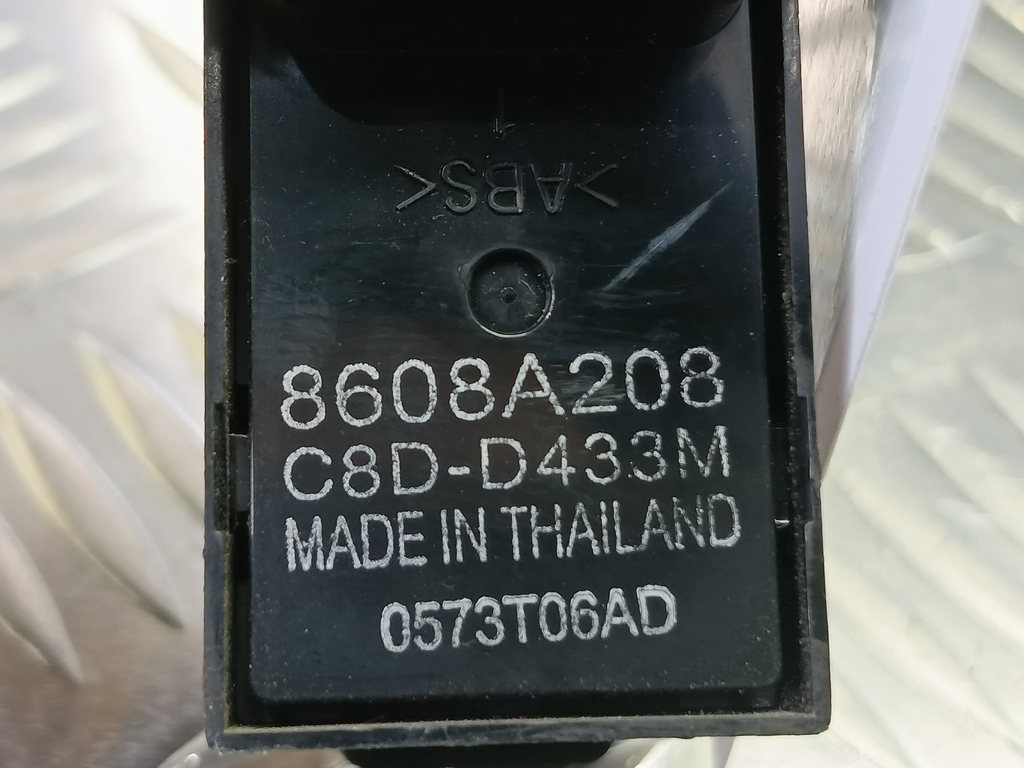 кнопка стеклоподъемника MITSUBISHI L200   8608A208, 1550 рублей, Москва