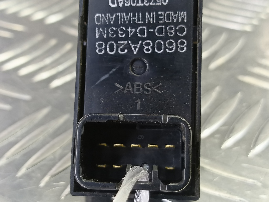 кнопка стеклоподъемника MITSUBISHI L200   8608A208, 1550 рублей, Москва