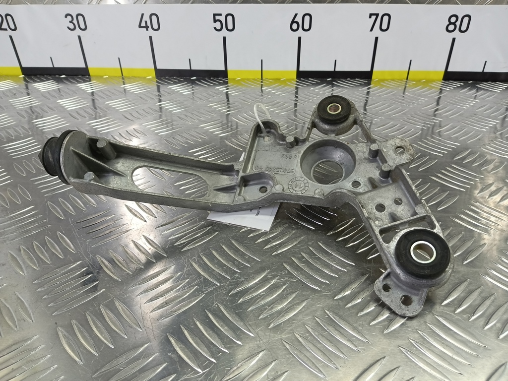 кронштейн стеклоочистителя FORD Focus 2.0 AMT (160 л.с.)Focus  III рестайлинг (2014—2019) Седан 1933690, 6500 рублей, Москва