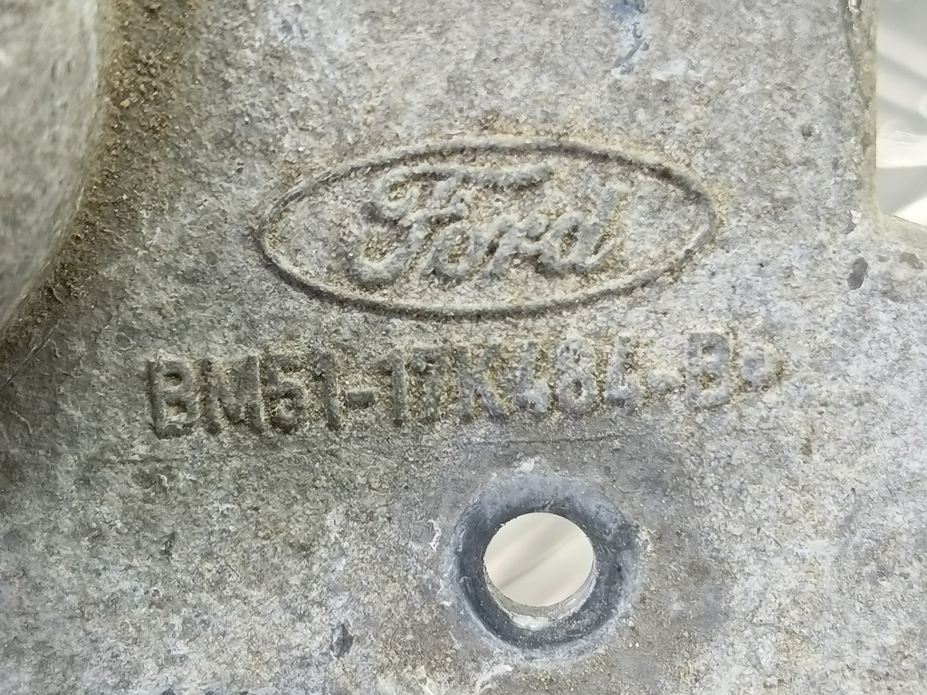 кронштейн стеклоочистителя FORD Focus 2.0 AMT (160 л.с.)Focus  III рестайлинг (2014—2019) Седан 1933690, 6500 рублей, Москва