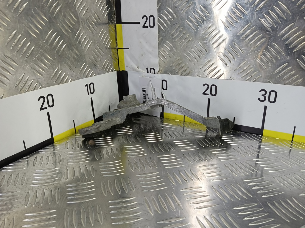 кронштейн стеклоочистителя FORD Focus 2.0 AMT (160 л.с.)Focus  III рестайлинг (2014—2019) Седан 1933690, 6500 рублей, Москва