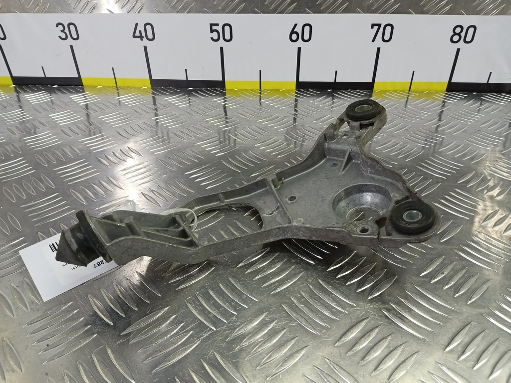 кронштейн стеклоочистителя FORD Focus  1933691, 2930 рублей, Москва