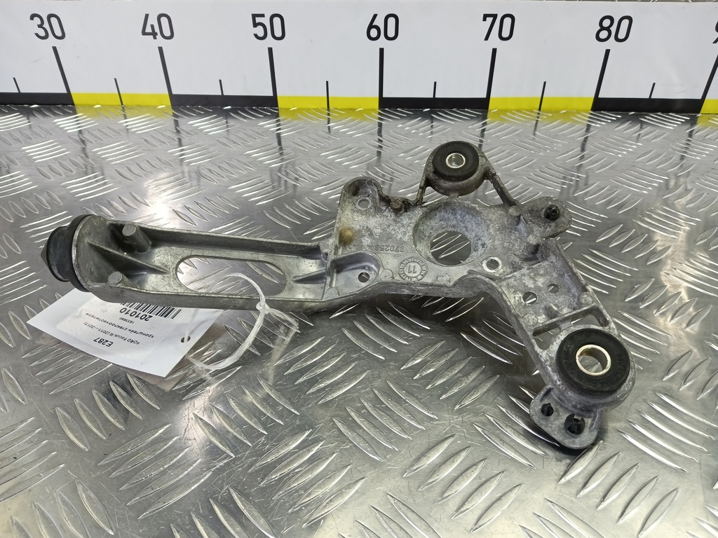 кронштейн стеклоочистителя FORD Focus  1933691, 6500 рублей, Москва