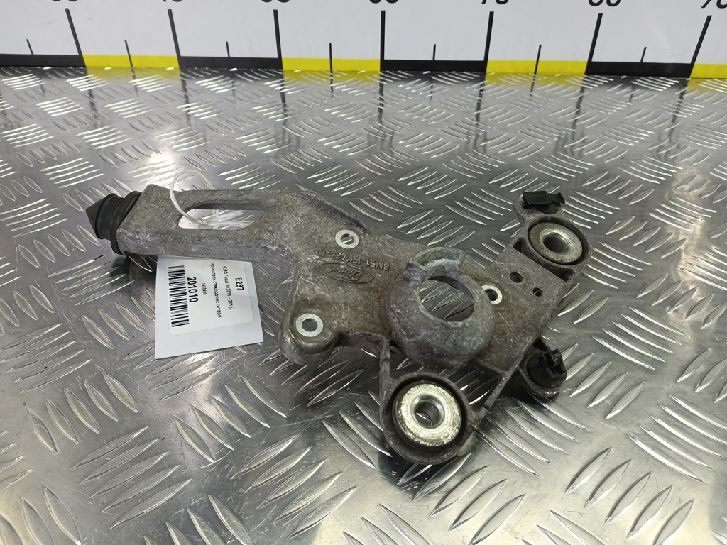 кронштейн стеклоочистителя FORD Focus  1933691, 6500 рублей, Москва