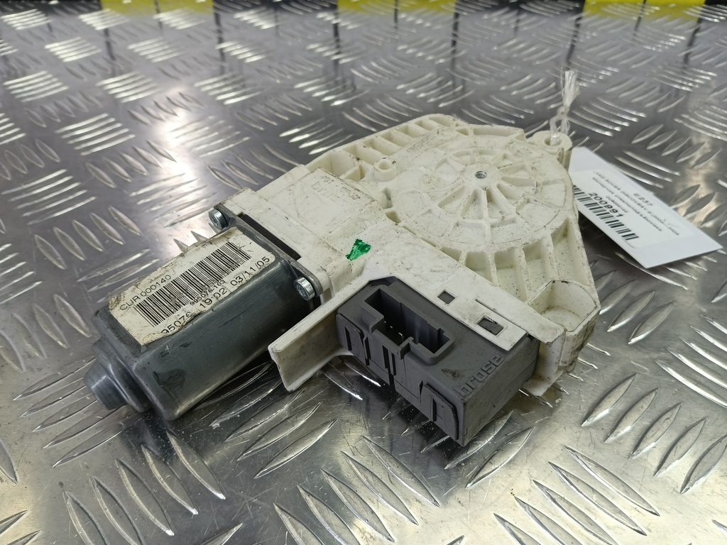 моторчик стеклоподъёмника LAND ROVER DISCOVERY  CUR000140, 630 рублей, Москва