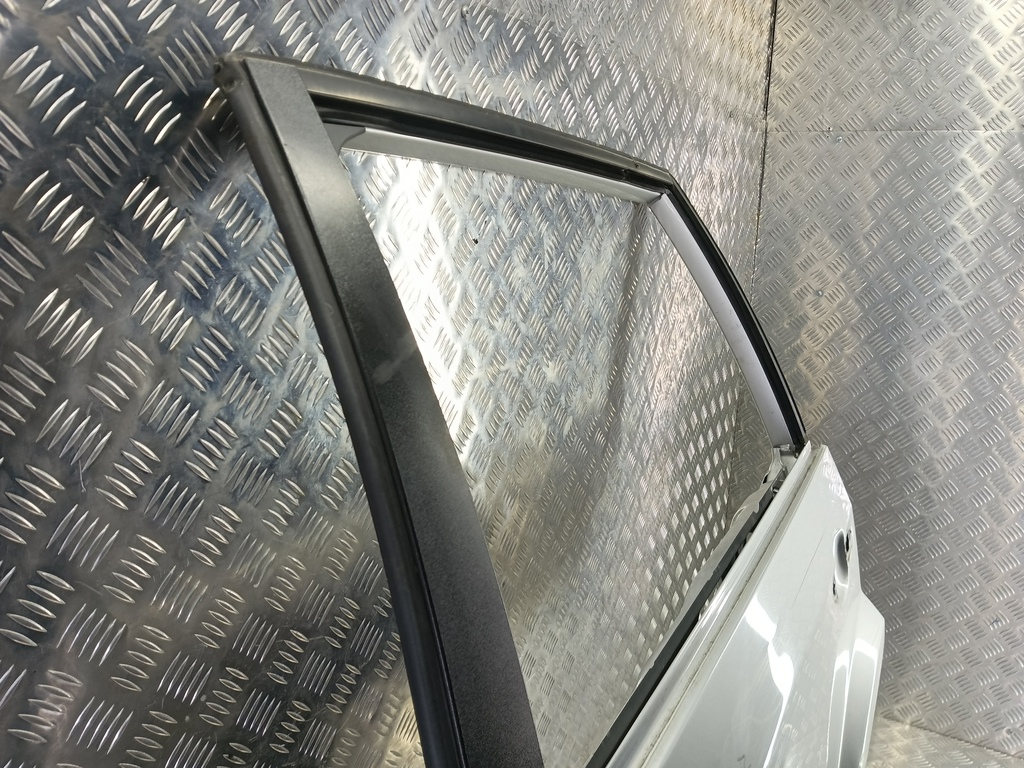 дверь FORD Fusion 1.4 MT (80 л.с.)Fusion  I рестайлинг (2005—2012) Хетчбэк 1692558, 6150 рублей, Москва