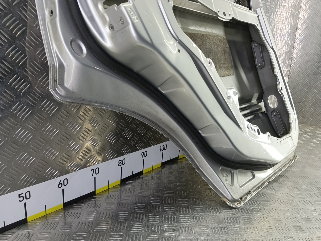 дверь FORD Fusion 1.4 MT (80 л.с.)Fusion  I рестайлинг (2005—2012) Хетчбэк 1692558, 6150 рублей, Москва