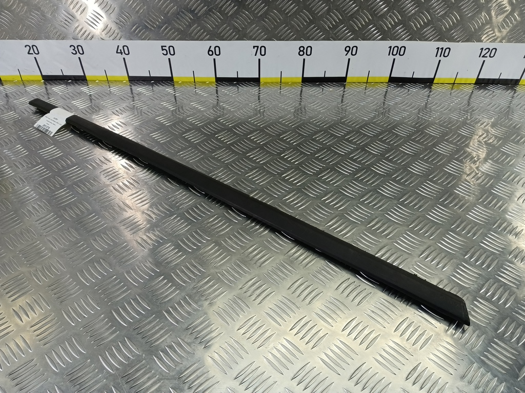 уплотнитель стекла FORD Fusion 1.4 MT (80 л.с.)Fusion  I рестайлинг (2005—2012) Хетчбэк 1374122, 1550 рублей, Москва