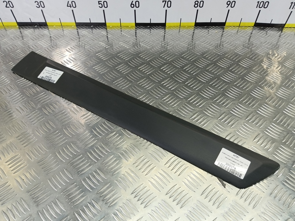 накладка двери FORD Fusion 1.4 MT (80 л.с.)Fusion  I рестайлинг (2005—2012) Хетчбэк 1776398, 1320 рублей, Москва