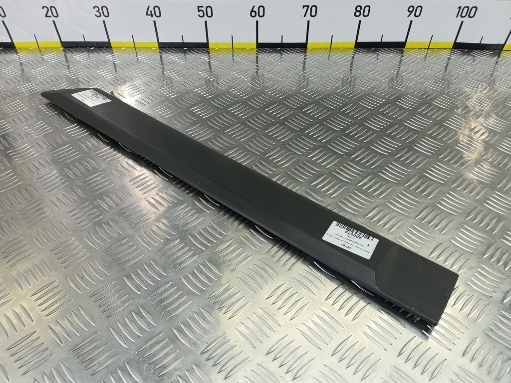 накладка двери FORD Fusion 1.4 MT (80 л.с.)Fusion  I рестайлинг (2005—2012) Хетчбэк 1776398, 1320 рублей, Москва