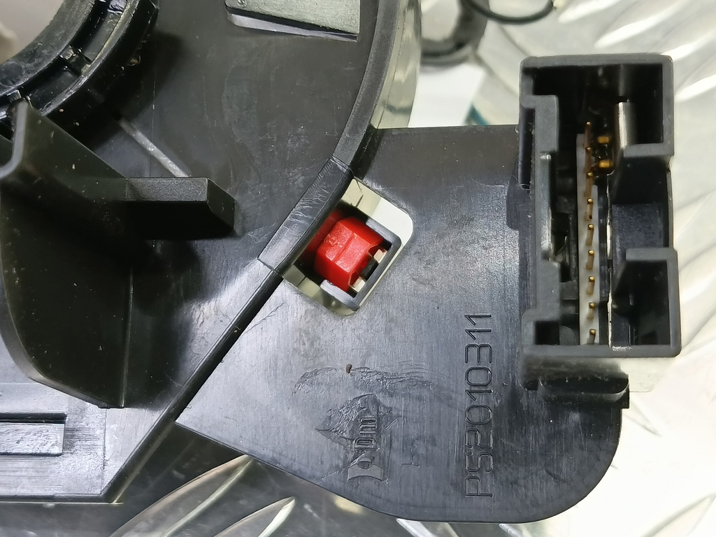 контактное кольцо (шлейф) FORD Fusion 1.4 MT (80 л.с.)Fusion  I рестайлинг (2005—2012) Хетчбэк 1364722, 2130 рублей, Москва