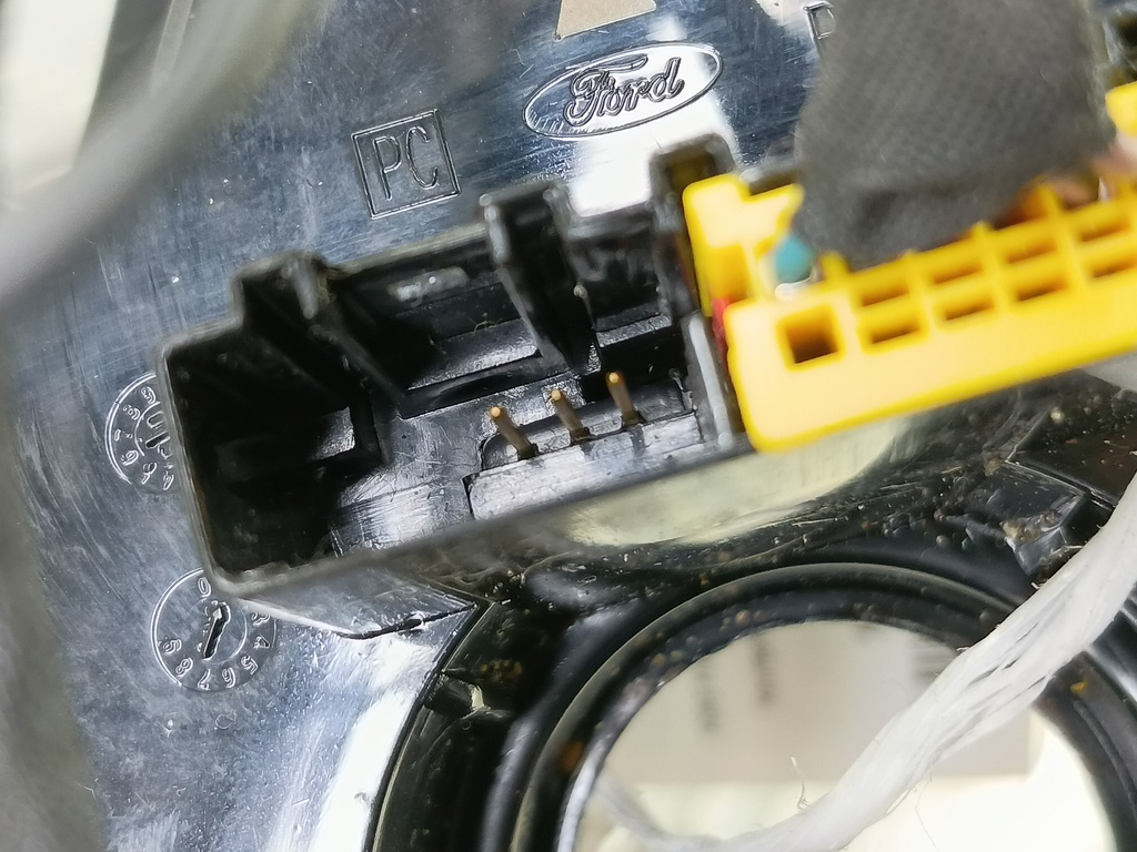 контактное кольцо (шлейф) FORD Fusion 1.4 MT (80 л.с.)Fusion  I рестайлинг (2005—2012) Хетчбэк 1364722, 2130 рублей, Москва