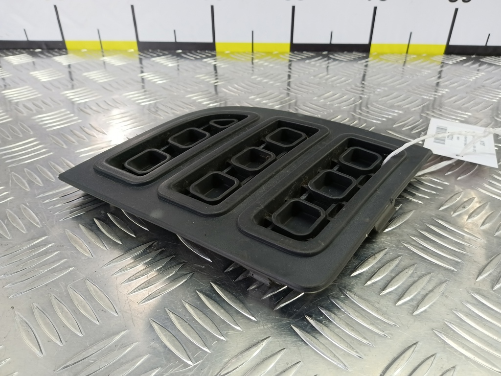 накладка бампера переднего FORD Fusion 1.4 MT (80 л.с.)Fusion  I рестайлинг (2005—2012) Хетчбэк 1388479, 2130 рублей, Москва