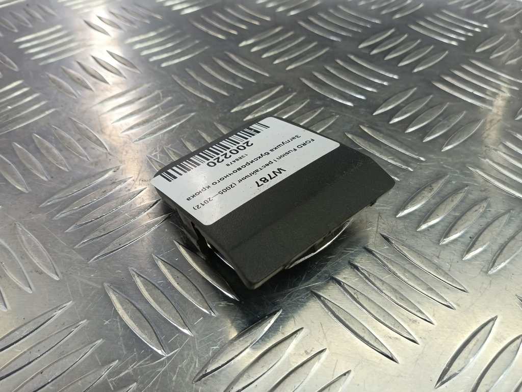 заглушка буксировочного крюка FORD Fusion 1.4 MT (80 л.с.)Fusion  I рестайлинг (2005—2012) Хетчбэк 1388478, 1320 рублей, Москва