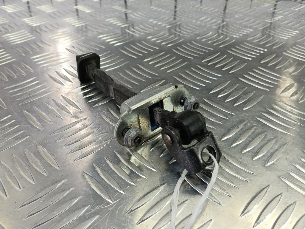 ограничитель двери FORD Fusion 1.4 MT (80 л.с.)Fusion  I рестайлинг (2005—2012) Хетчбэк 1474246, 520 рублей, Москва