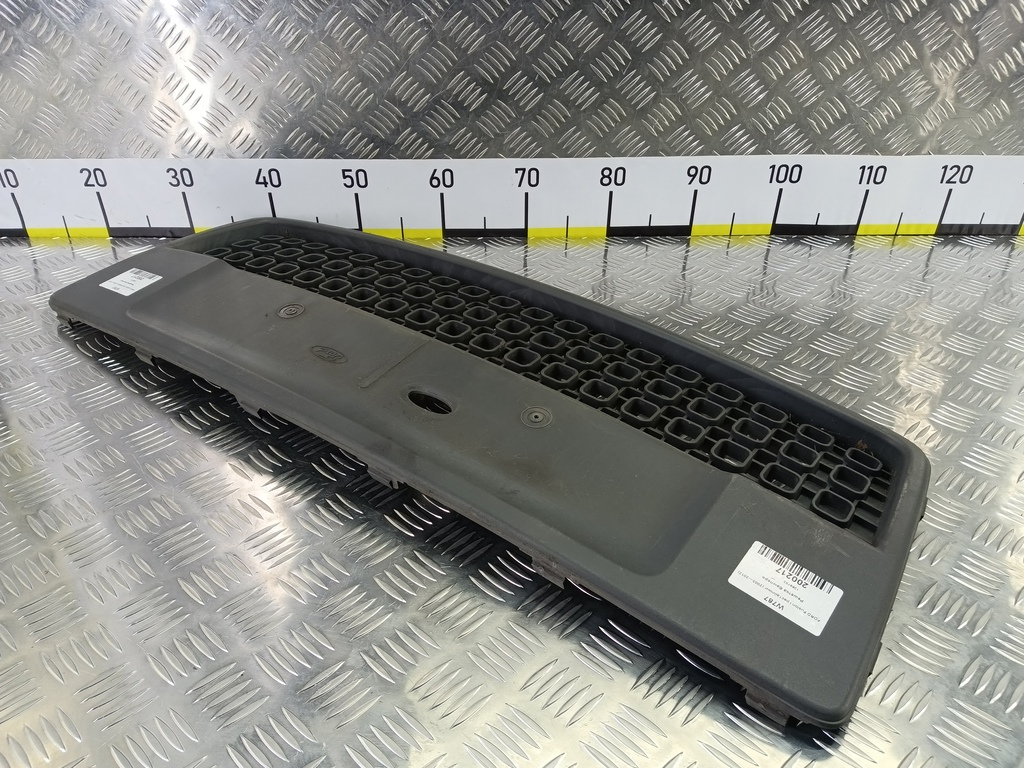 решетка бампера FORD Fusion 1.4 MT (80 л.с.)Fusion  I рестайлинг (2005—2012) Хетчбэк 1369703, 5350 рублей, Москва