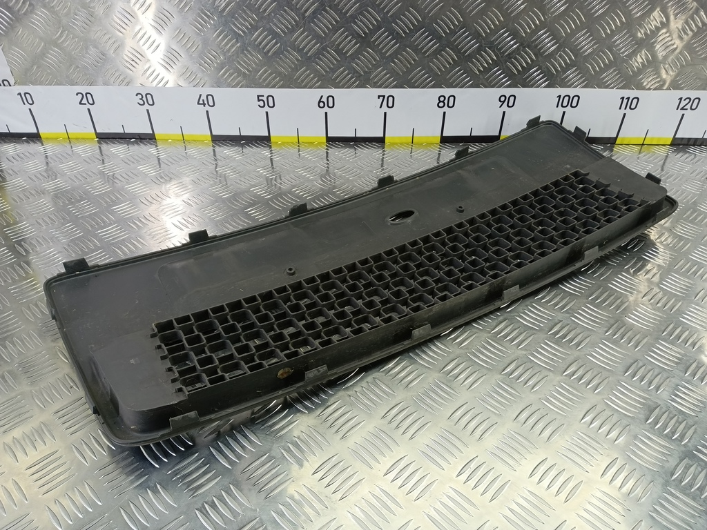 решетка бампера FORD Fusion 1.4 MT (80 л.с.)Fusion  I рестайлинг (2005—2012) Хетчбэк 1369703, 5350 рублей, Москва