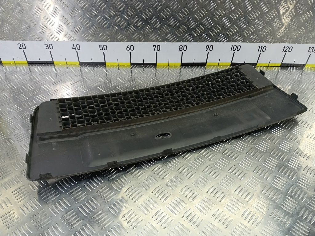 решетка бампера FORD Fusion 1.4 MT (80 л.с.)Fusion  I рестайлинг (2005—2012) Хетчбэк 1369703, 5350 рублей, Москва