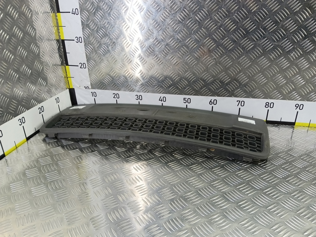 решетка бампера FORD Fusion 1.4 MT (80 л.с.)Fusion  I рестайлинг (2005—2012) Хетчбэк 1369703, 5350 рублей, Москва