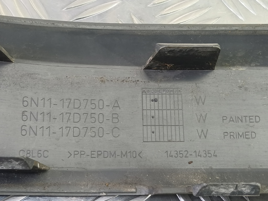 накладка бампера переднего FORD Fusion 1.4 MT (80 л.с.)Fusion  I рестайлинг (2005—2012) Хетчбэк 1431026, 1780 рублей, Москва