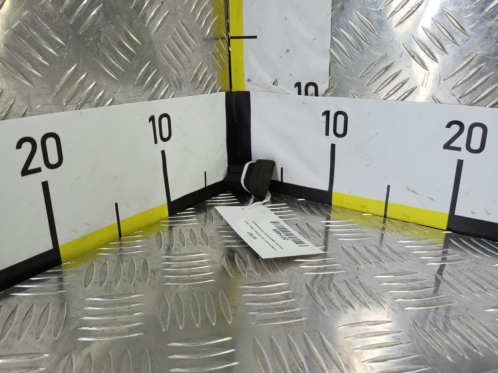 кнопка аварийной сигнализации FORD Fusion 1.4 MT (80 л.с.)Fusion  I рестайлинг (2005—2012) Хетчбэк 1335876, 750 рублей, Москва