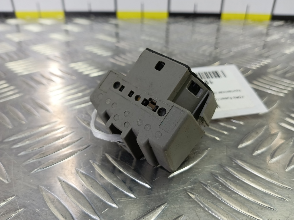 контактная группа замка зажигания FORD Fusion 1.4 MT (80 л.с.)Fusion  I рестайлинг (2005—2012) Хетчбэк 1677531, 980 рублей, Москва