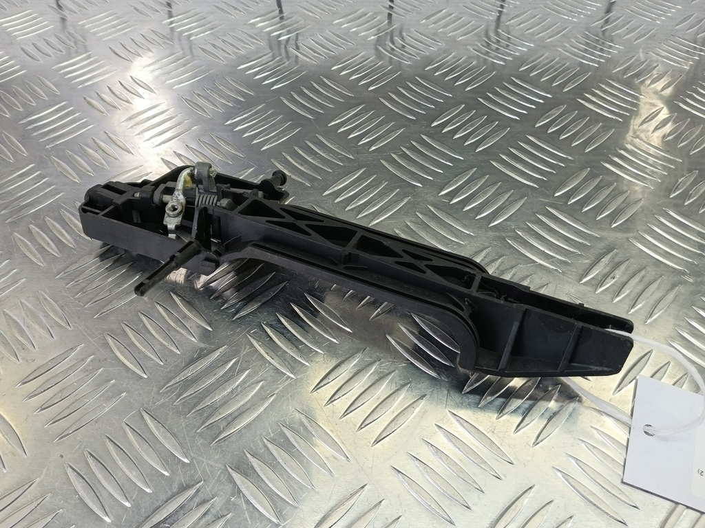 ответная часть ручки двери FORD Fusion 1.4 MT (80 л.с.)Fusion  I рестайлинг (2005—2012) Хетчбэк 1372506, 3850 рублей, Москва