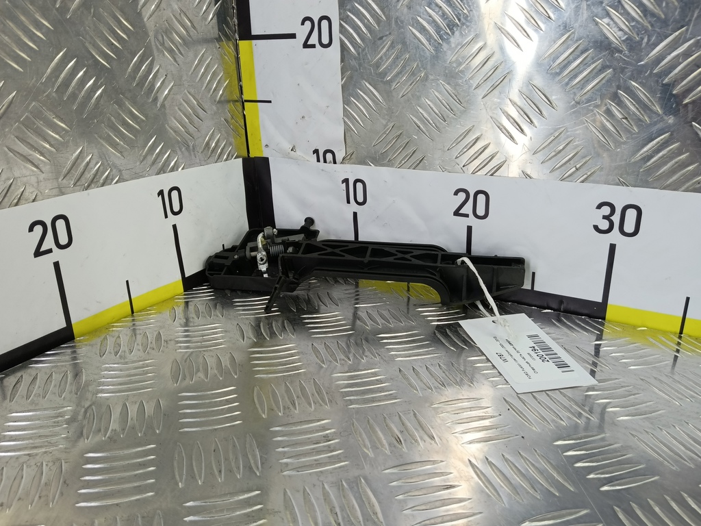 ответная часть ручки двери FORD Fusion 1.4 MT (80 л.с.)Fusion  I рестайлинг (2005—2012) Хетчбэк 1372506, 3850 рублей, Москва